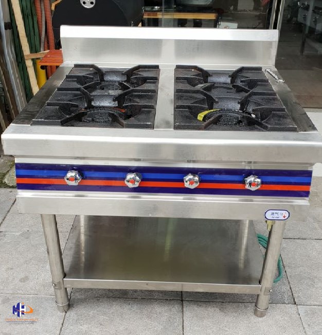 Bếp Âu 4 Họng Nhập Khẩu (Có Chân Bệ)